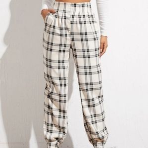 High waist fold pleat Tartan pants; size 6 (medium)